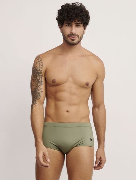 sunga-slip-verde-man_2 Sunga slip verde masculina da Linha Man em tecido de secagem rápida.