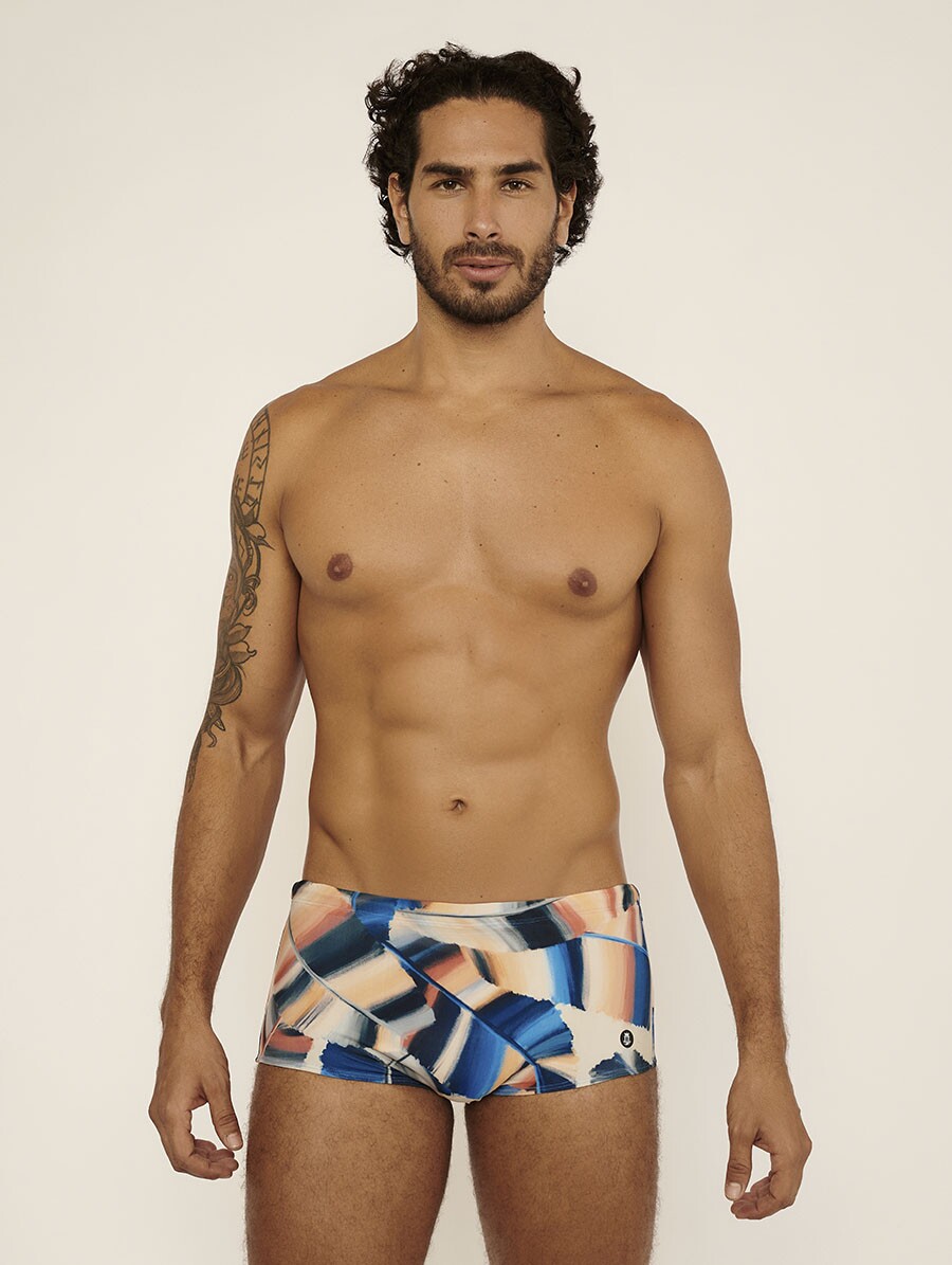 sunga-estampada-azul Sunga masculina slip da linha Aurabela, em tom azul, com modelagem ajustada e acabamento confortável.