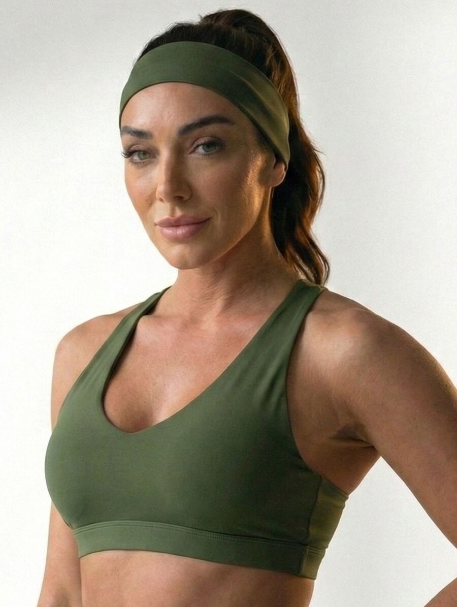 Faixa de cabelo Wellness em tecido confortável, ideal para treinos e momentos de autocuidado.