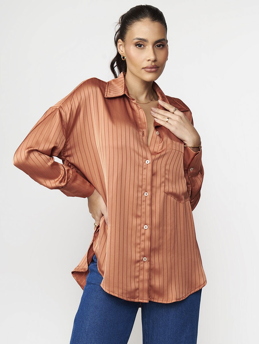 Camisa feminina de cetim com mangas longas brilho sofisticado leve e versátil preto marfim terracota Belles