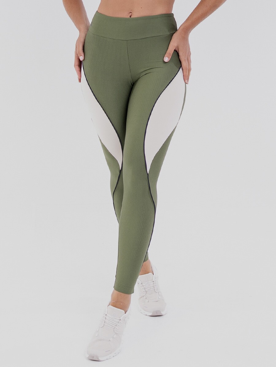 Calça Legging Verde Cacto Belles Active com cós alto duplo e textura moderna.