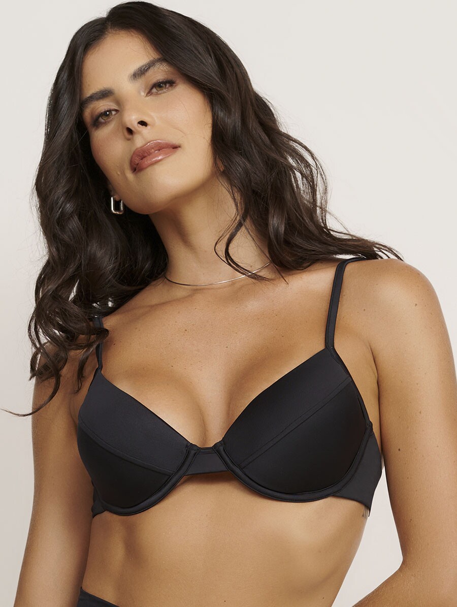 Top meia taça preto Classic em microfibra com bojos removíveis, elegante e confortável