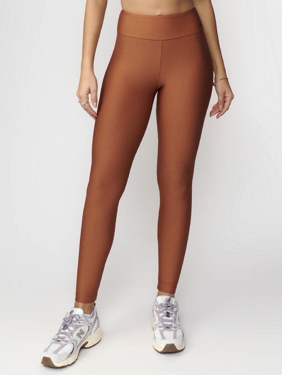 Calça legging terracota fitness em tecido Chevry texturizado com cós alto média compressão UV50+ Belles